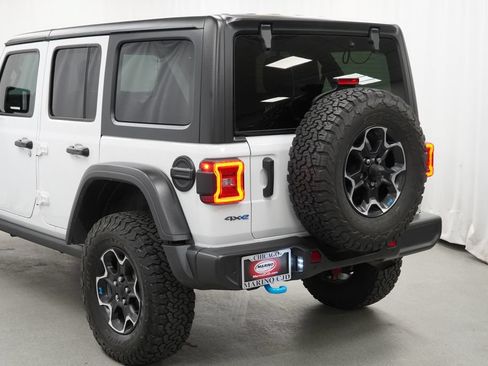 Used 2022 Jeep Wrangler Unlimited Rubicon 4xe w/ Dual Top Group AWD/4WD image 13
