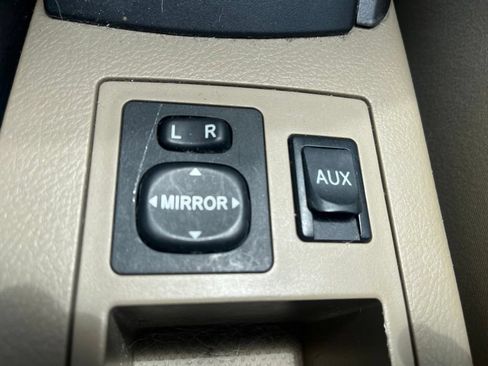 Used 2011 Toyota RAV4 4WD w/ Base L4 Extra Value Pkg image 21
