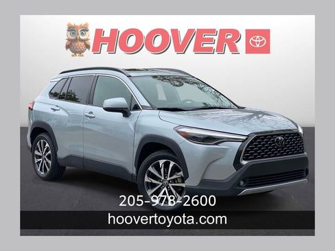Used 2023 Toyota Corolla Cross XLE w/ Convenience Package FWD image 1