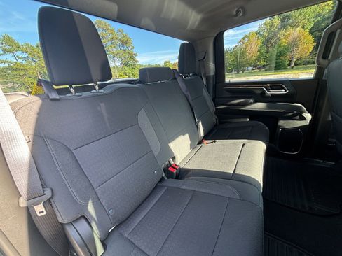 Used 2024 Chevrolet Silverado 2500 LT image 18