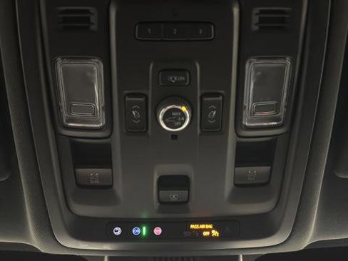 Used 2023 Chevrolet Tahoe Z71 w/ Luxury Package AWD/4WD image 35