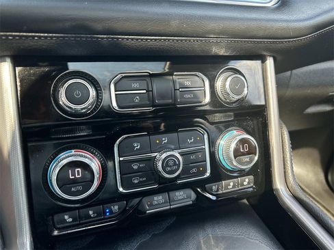 Used 2022 GMC Yukon XL Denali image 33