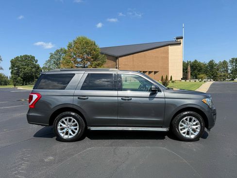 Used 2021 Ford Expedition XLT RWD image 4