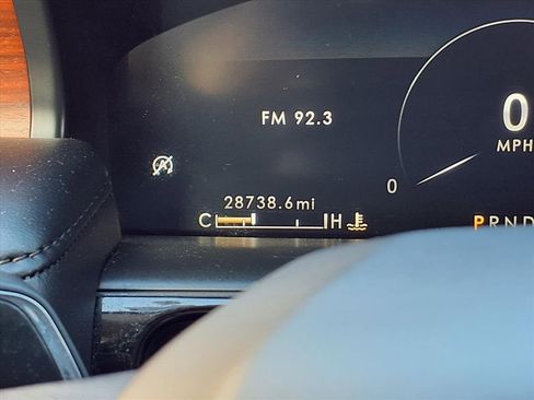 Used 2023 Lincoln Nautilus Reserve image 21