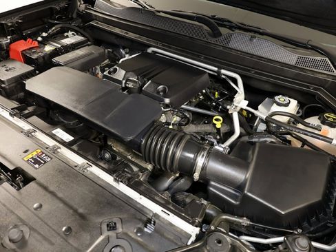 Used 2024 GMC Canyon AT4 w/ AT4 Premium Package image 34