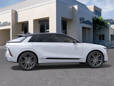 New 2026 Cadillac Lyriq V w/ Exterior Carbon Fiber Package AWD/4WD image 5