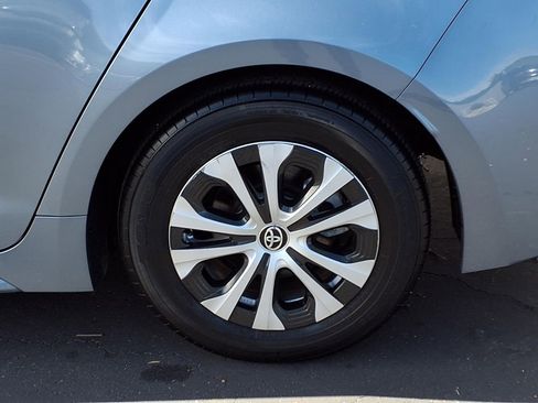 Certified 2021 Toyota Corolla LE image 4