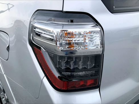 Used 2022 Toyota 4Runner TRD Sport w/ Technology Package AWD/4WD image 26