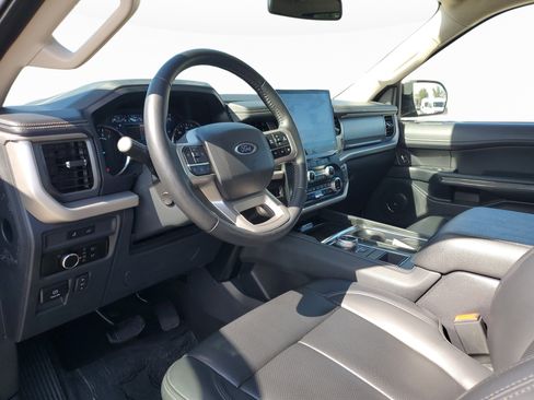 Used 2024 Ford Expedition Max XLT image 16