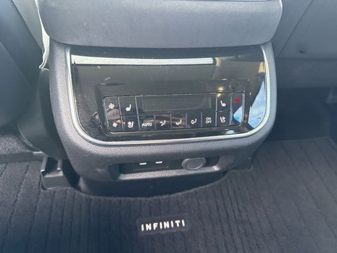 Used 2025 INFINITI QX80 Sensory image 12
