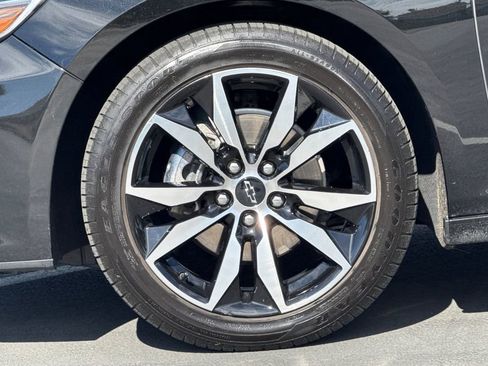 Used 2025 Chevrolet Malibu RS FWD image 15