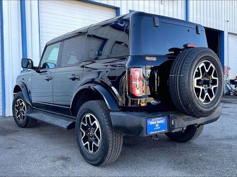 Used 2025 Ford Bronco Outer Banks AWD/4WD image 3