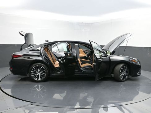 Used 2024 Lexus ES 350 w/ Premium Package image 39