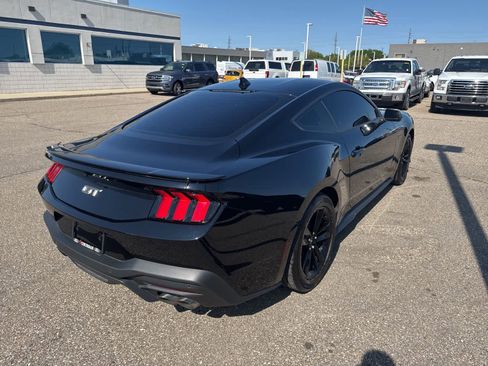 Used 2025 Ford Mustang GT RWD image 28