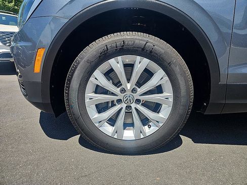 Used 2019 Volkswagen Tiguan SE AWD/4WD image 10