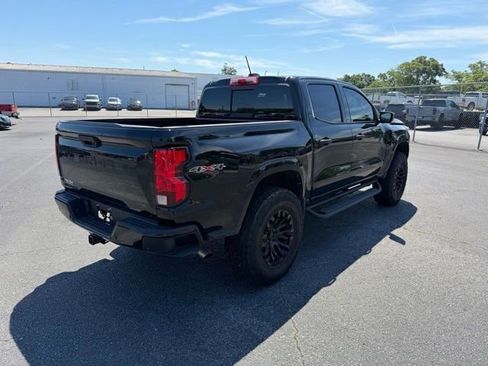 Used 2025 Chevrolet Colorado W/T w/ WT Custom Package AWD/4WD image 4