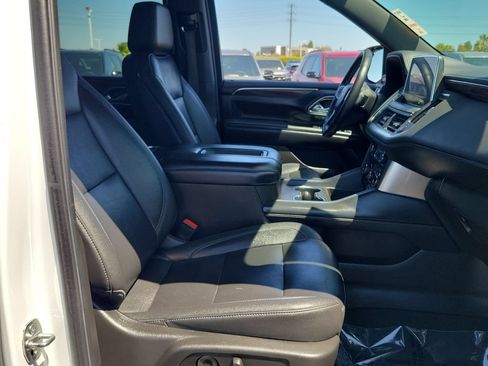 Used 2021 Chevrolet Tahoe Z71 w/ Luxury Package AWD/4WD image 28