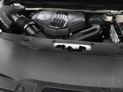 Used 2025 Buick Enclave Sport Touring w/ Power Package FWD image 14