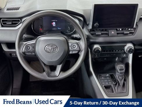 Used 2024 Toyota RAV4 XLE AWD/4WD image 27