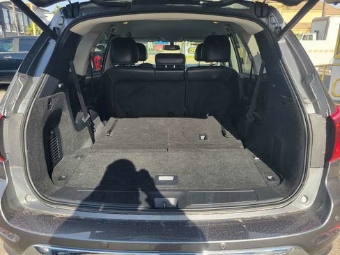 Used 2020 Nissan Pathfinder SL FWD image 19