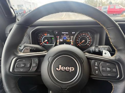 Used 2025 Jeep Wrangler Unlimited Rubicon 392 AWD/4WD image 26