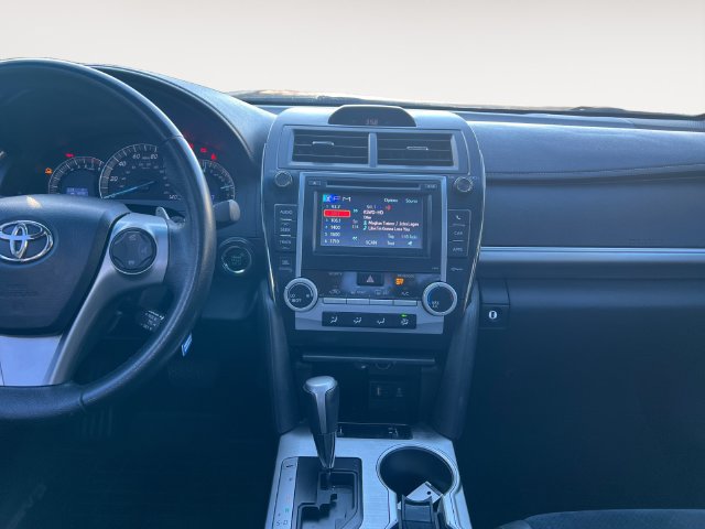 Used 2012 Toyota Camry SE w/ Leather Pkg FWD image 15