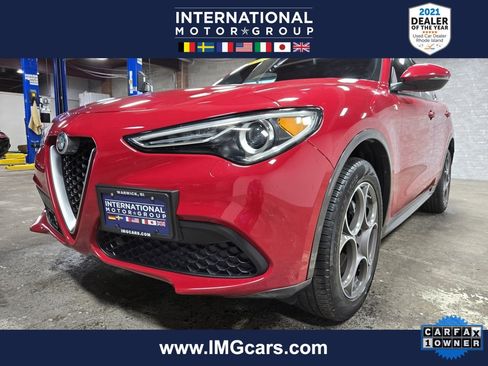 Used 2022 Alfa Romeo Stelvio Ti image 5