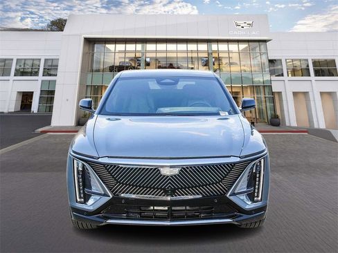 New 2026 Cadillac Lyriq Luxury image 2