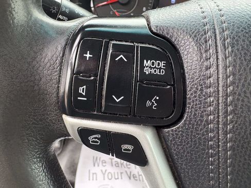 Used 2017 Toyota Sienna L FWD image 36