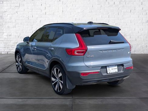 Used 2022 Volvo XC40 P8 Recharge Plus image 5