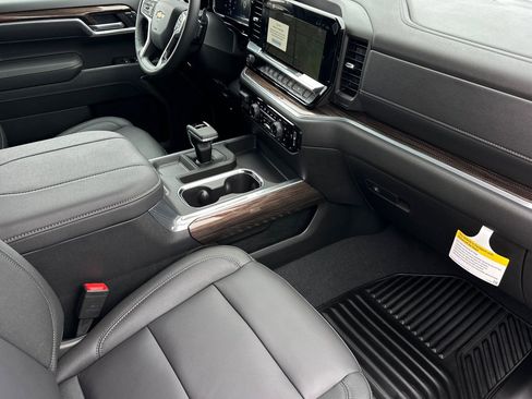 New 2026 Chevrolet Silverado 1500 LT w/ Safety Package AWD/4WD image 15