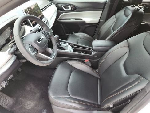 Used 2024 Jeep Compass Limited AWD/4WD image 11