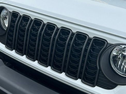 Used 2024 Jeep Gladiator Sport image 22