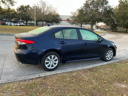 Certified 2025 Toyota Corolla LE image 5