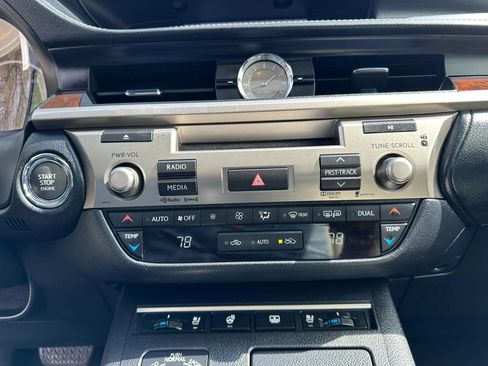 Used 2013 Lexus ES 350 w/ Luxury Pkg FWD image 25