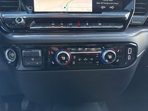 Used 2025 GMC Sierra 1500 SLT image 15