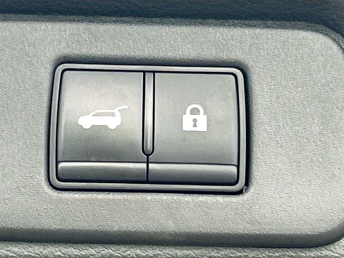 Used 2023 Nissan Rogue SL w/ SL Premium Package FWD image 14