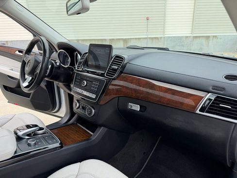 Used 2017 Mercedes-Benz GLS 450 4MATIC image 27