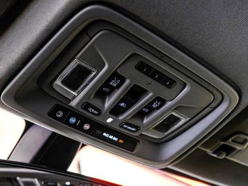 Used 2021 Chevrolet Silverado 1500 LT Trail Boss w/ LT Trail Boss Premium Package image 25