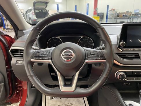 Used 2022 Nissan Altima 2.5 SR image 24