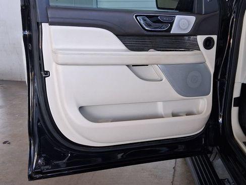 Used 2023 Lincoln Navigator L Black Label AWD/4WD image 16