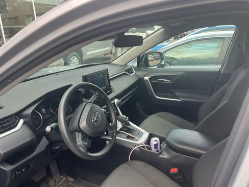 Used 2022 Toyota RAV4 XLE AWD/4WD image 11