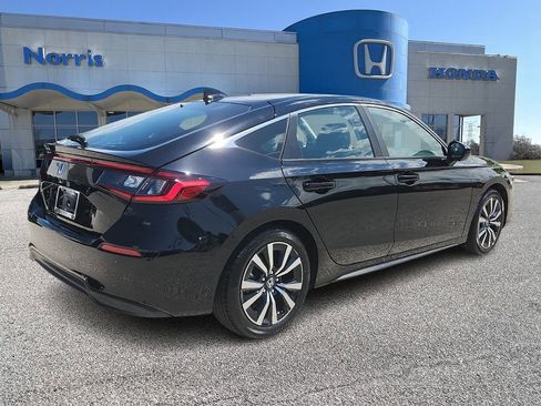 Used 2024 Honda Civic EX-L image 4