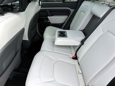 New 2026 Land Rover Defender 110 X-Dynamic SE image 13