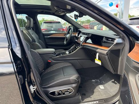 New 2026 Jeep Grand Cherokee Summit AWD/4WD image 29