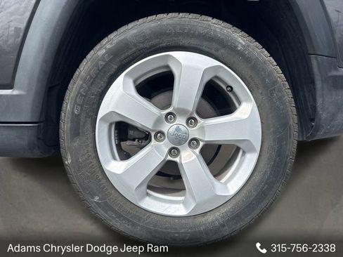 Used 2020 Jeep Compass Latitude w/ Advanced Safety Group FWD image 19