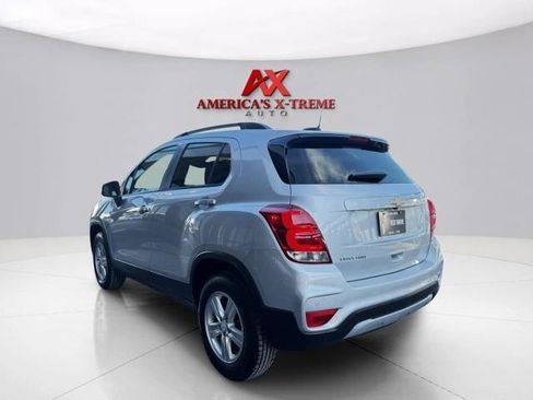 Used 2021 Chevrolet Trax LT w/ Driver Confidence Package AWD/4WD image 4