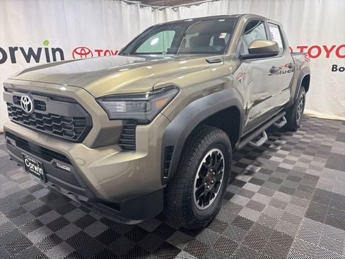 Used 2025 Toyota Tacoma TRD Off-Road image 3