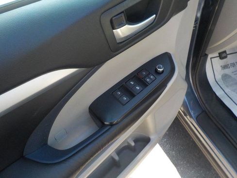 Used 2016 Toyota Highlander XLE image 9
