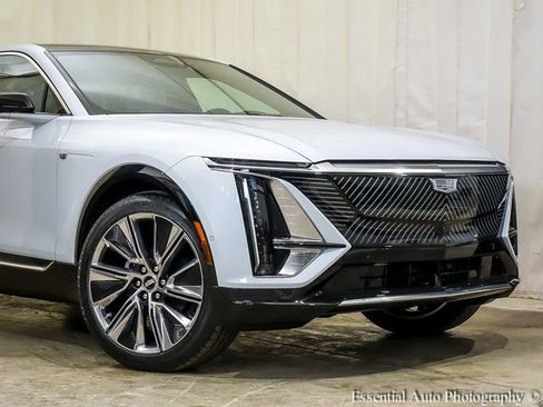 New 2026 Cadillac Lyriq Signature Luxury image 2